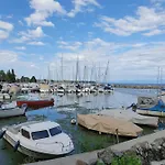 Apartment Entre Monts Et Nyon