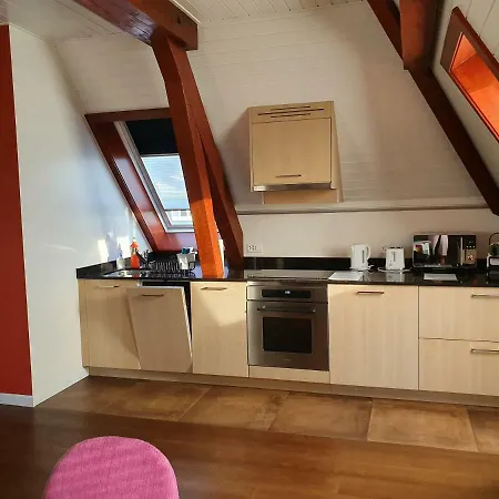 Entre Monts Et Court Et Moyen Appartement